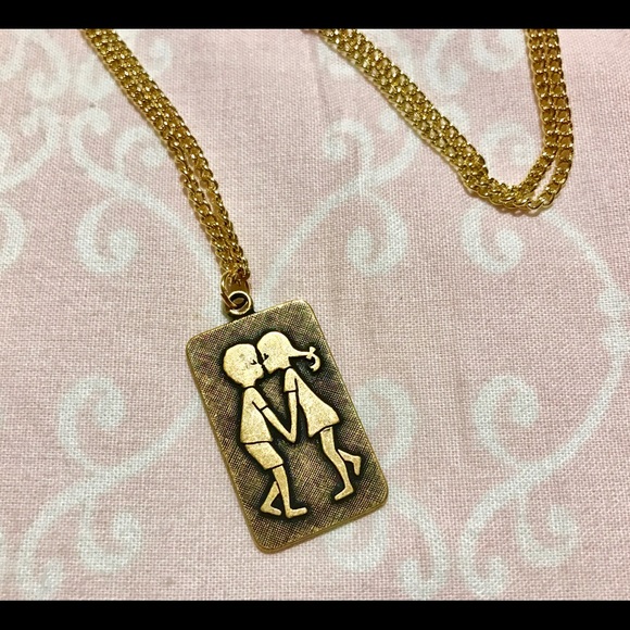 Jewelry - Boy girl kids kissing vintage style love necklace